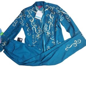 Anthony studio outfit